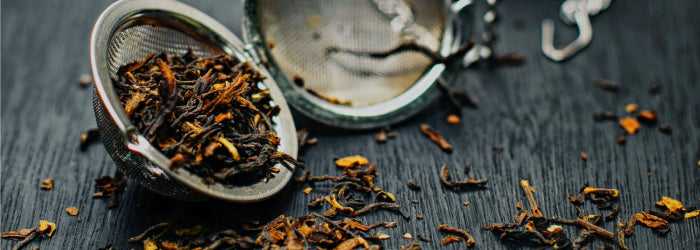 small leaf pieces are best contained in an infuser of some sort for easier brewing and cleanup