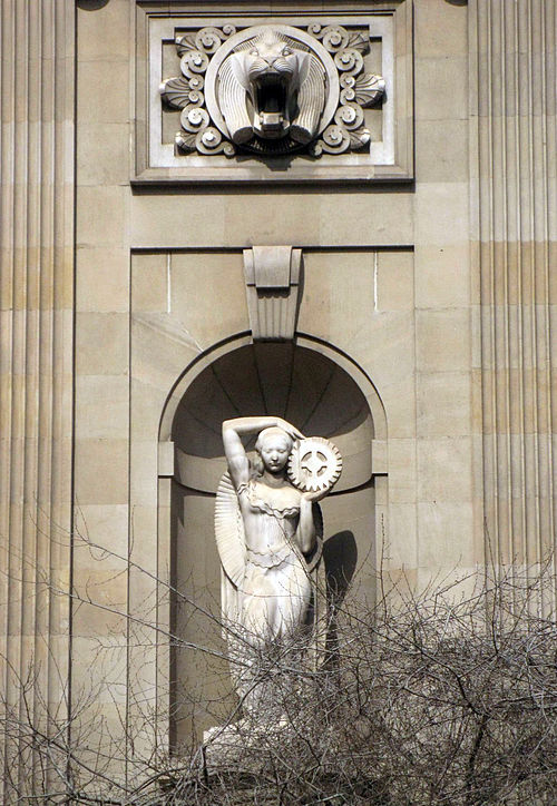 File:12 La Indústria i lleó (Vicenç Navarro), Catalunya Caixa.jpg