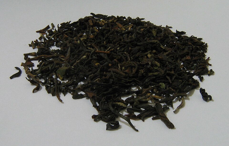 File:Loose leaf darjeeling tea twinings.jpg