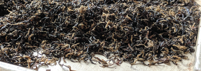 Whole leaves are graded by their harvest date, with golden buds considered the best.